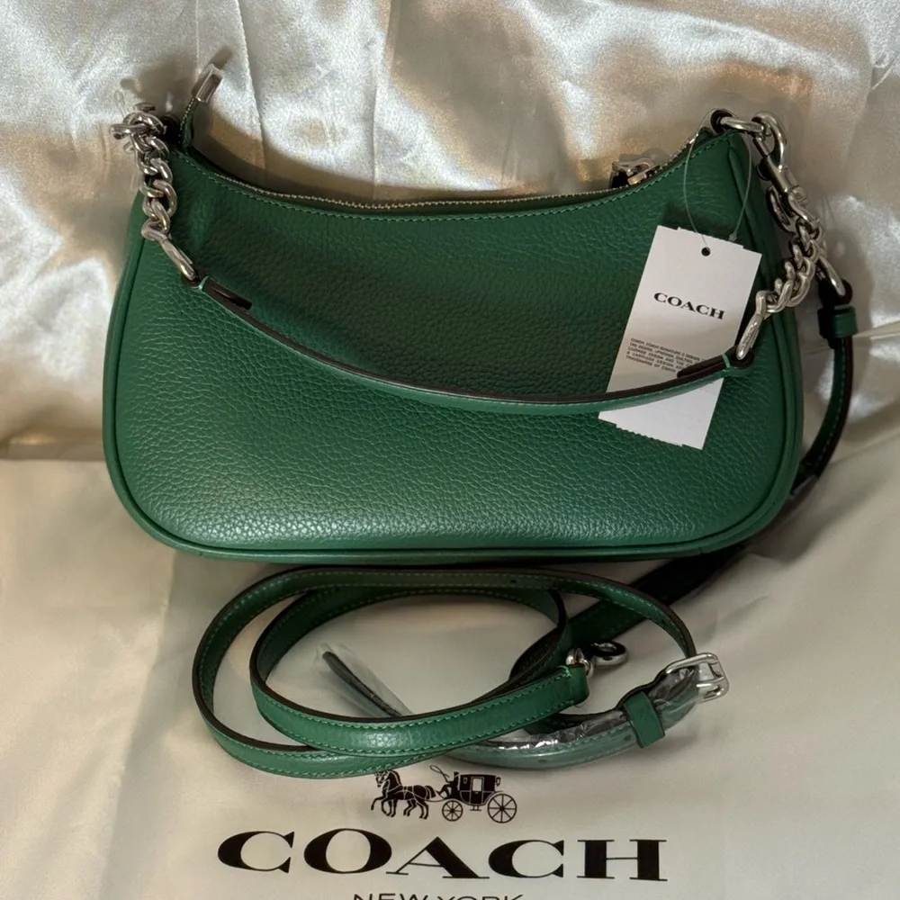 💚Coach NEW Teri Beautiful Emerald Green Leather Shoulder Bag with crossbody💚 - Picture 6 of 10